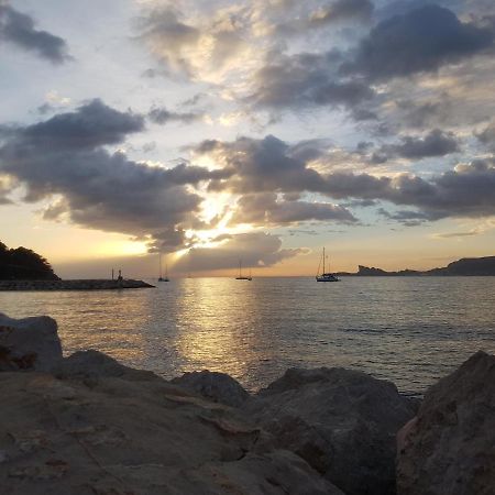 Le Petit Eden De La Madrague Face A La Ciotat Lägenhet Saint-Cyr-sur-Mer Exteriör bild