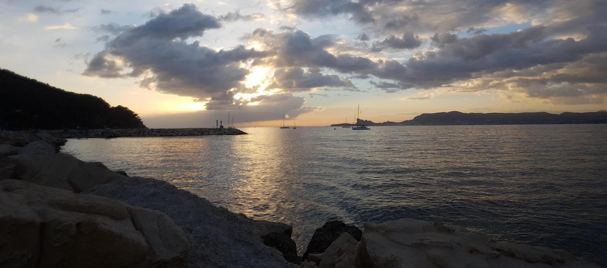 Le Petit Eden De La Madrague Face A La Ciotat Lägenhet Saint-Cyr-sur-Mer Exteriör bild